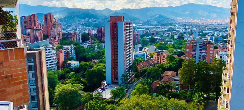 Guterres deu vários exemplos de como as cidades já estão tendo sucesso na ação climática. Na foto, Medellín, na Colômbia