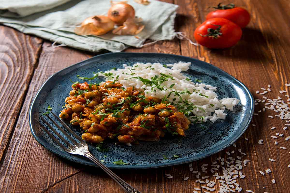 Feijão com arroz é prato tradicional na culinária brasileira/Foto: Dragne Marius/Unsplash 